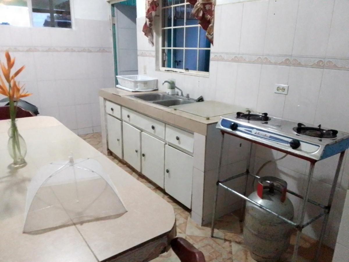 Hostal Familiar Nome *
